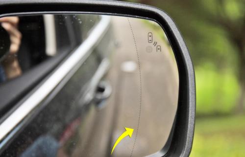 Do dashed lines on car mirrors really work? The old driver tells you answer
