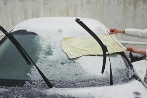 What to do if windshield of car freezes in winter, I will teach you a few tricks to solve this problem easily
