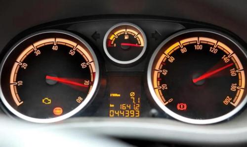 What to do if car ran out of gas halfway, study these points and drive a few more kilometers
