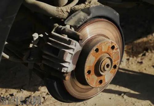 How to deal with rust in these areas of car? The repairman tells you answer
