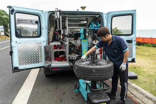 How long does it take to change a car tire? There are 6 criteria for evaluating a tire change. If one of them is observed, replace it as soon as possible.
