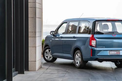 Several large seven-seat MVPs that can be won for less than 100,000 RMB are suitable for home and commercial use.