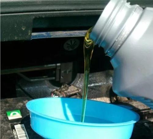 Fully synthetic or semi-synthetic oil? The wrong choice will cost money and damage machine
