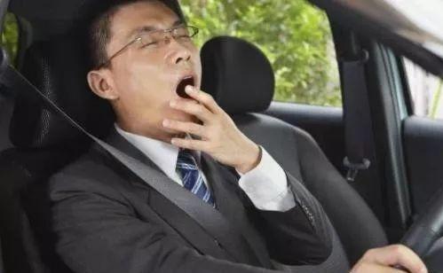 What to do if you fall asleep while driving? Veteran Driver: Learning These 6 Tricks Is Better Than Drinking Red Bull!
