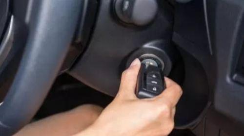 Do I need to depress clutch when engaging a manual transmission? Insider: many car owners have made mistakes, let's see
