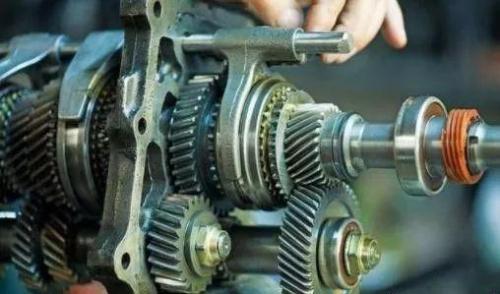 Do I need to depress clutch when engaging a manual transmission? Insider: many car owners have made mistakes, let's see
