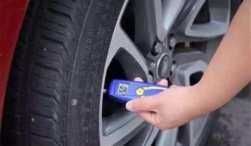 What is difference between three grooves and four grooves on a tyre? Only after learning reason, I realized that there is such a big difference.
