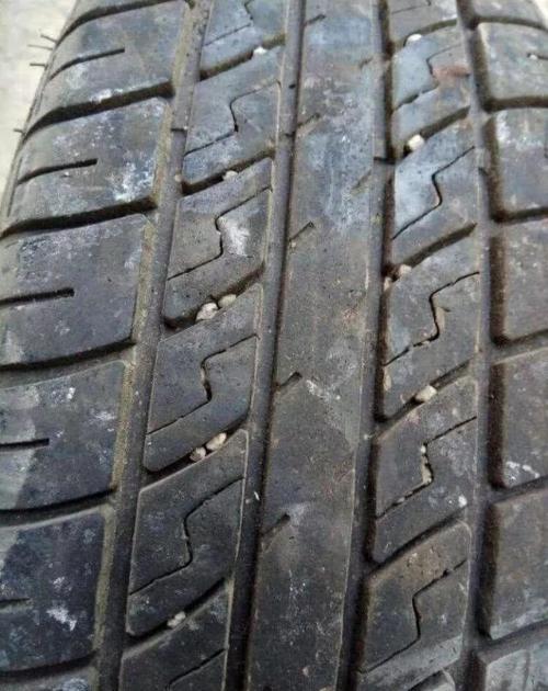 What is difference between three grooves and four grooves on a tyre? Only after learning reason, I realized that there is such a big difference.
