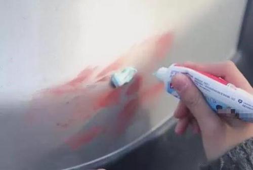 Tips for experienced drivers: Toothpaste is used in cars for more than just removing scratches.
