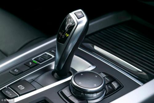 How to shift gears in an automatic transmission car, operation of 3 automatic transmission buttons

