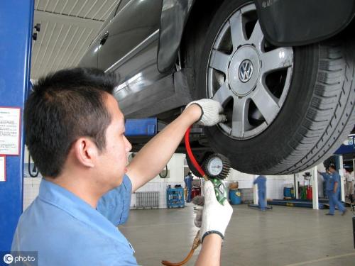 What is car tire pressure standard and what air pressure is suitable for tire?
