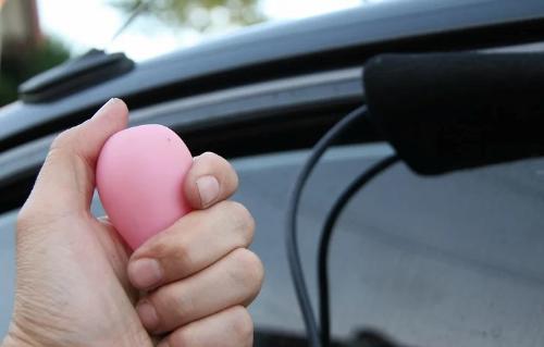 How to get keys locked in car? No need to call a lockpicking company to help you solve this problem!
