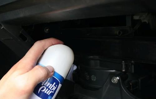 Car Maintenance: 4 Ways to Teach You How to Get Rid of Smoke Smell in Your Car
