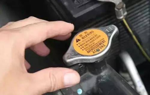 How to deal with engine overheating? Brother Maintenance will teach you this trick!
