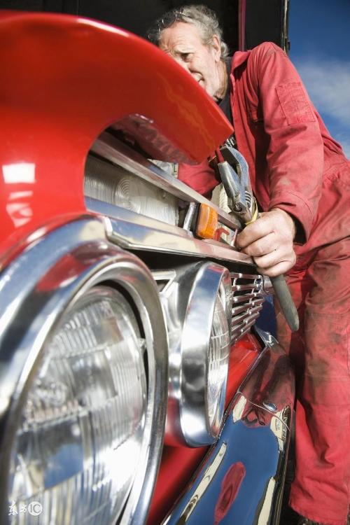 Maintenance knowledge: five oils and three waters are also very important for car maintenance
